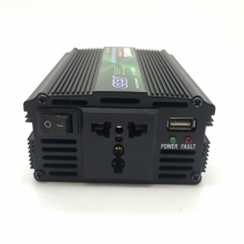 CEJ 500P Инвертор на напрежение 12V - 220V - 500W